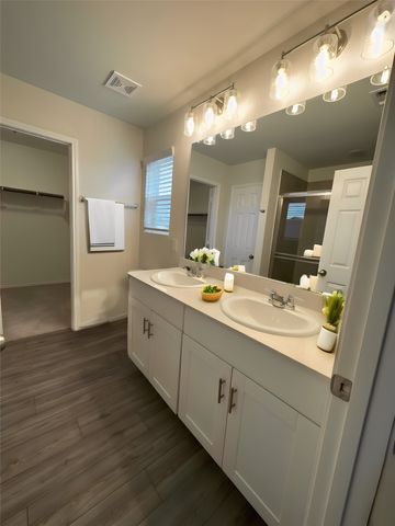 320 Glenwick Lane, Van Alstyne, TX 75495