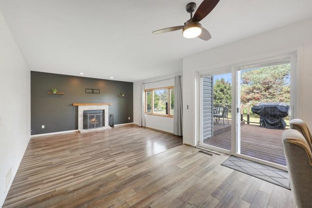 9432 71st Bay S, Cottage Grove, MN 55016