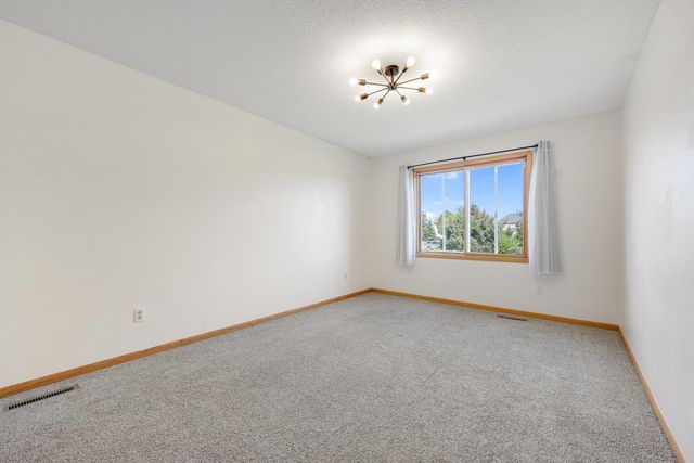 9432 71st Bay S, Cottage Grove, MN 55016