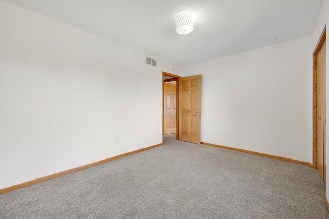 9432 71st Bay S, Cottage Grove, MN 55016