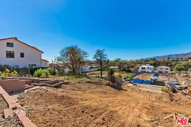 740 Haverford Avenue, Pacific Palisades, CA 90272