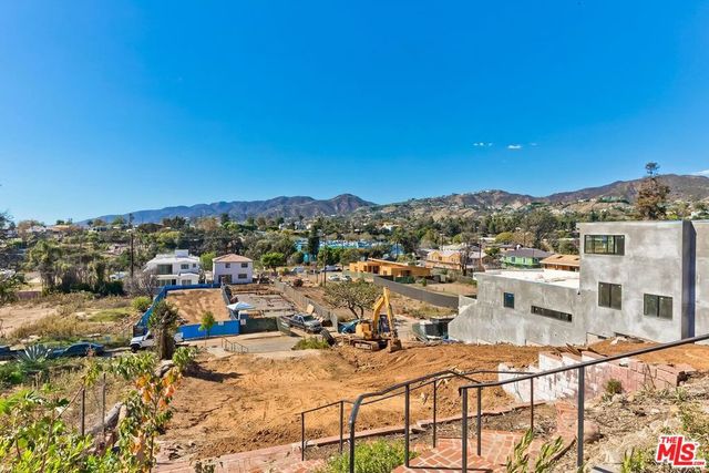 740 Haverford Avenue, Pacific Palisades, CA 90272