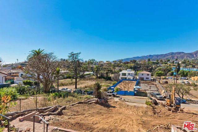 740 Haverford Avenue, Pacific Palisades, CA 90272