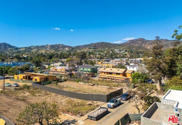740 Haverford Avenue, Pacific Palisades, CA 90272