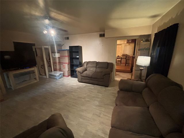 4913 Terlingua Drive, Granbury, TX 76048