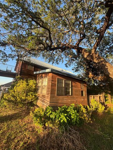 4913 Terlingua Drive, Granbury, TX 76048