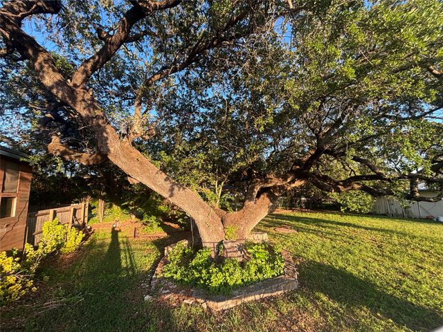 4913 Terlingua Drive, Granbury, TX 76048