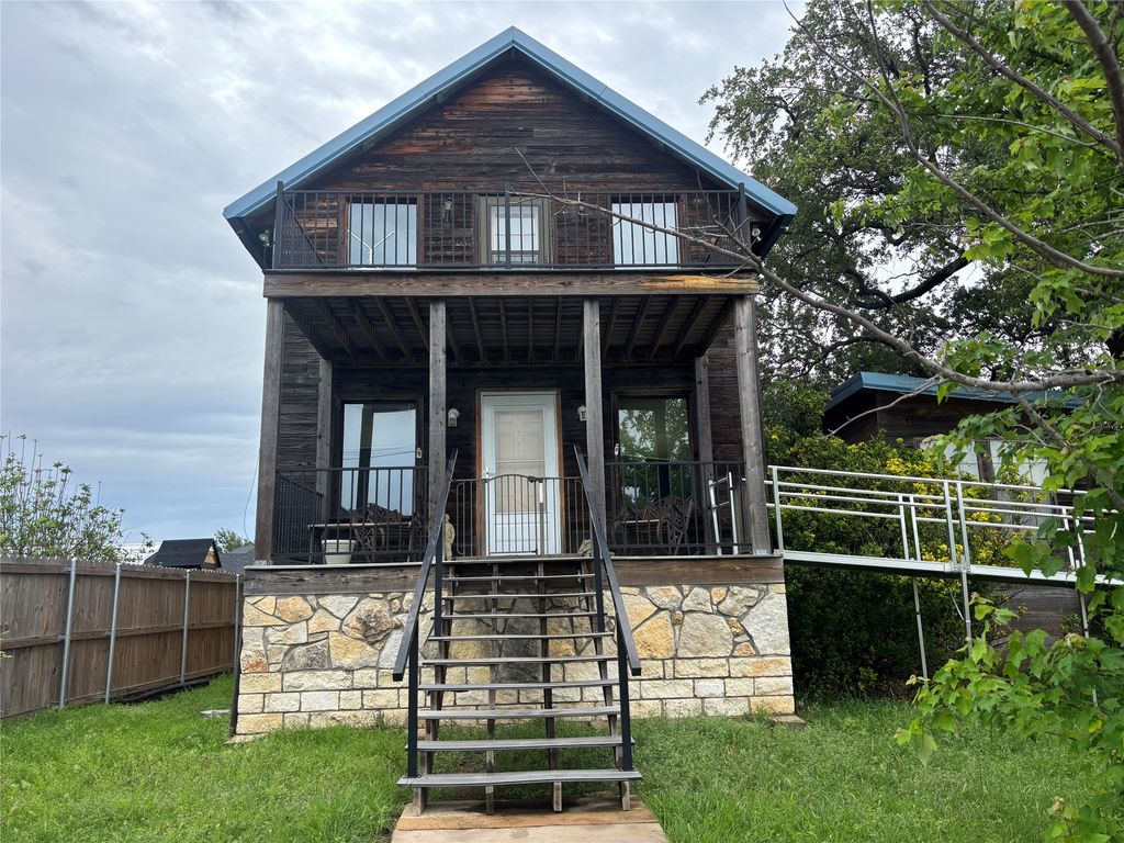 4913 Terlingua Drive, Granbury, TX 76048
