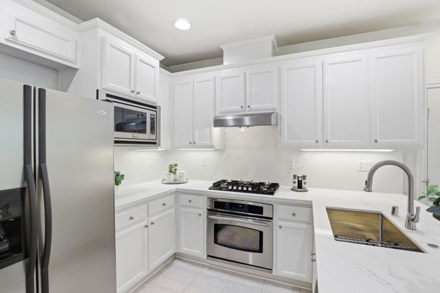 377 S Mary Avenue, Sunnyvale, CA 94086