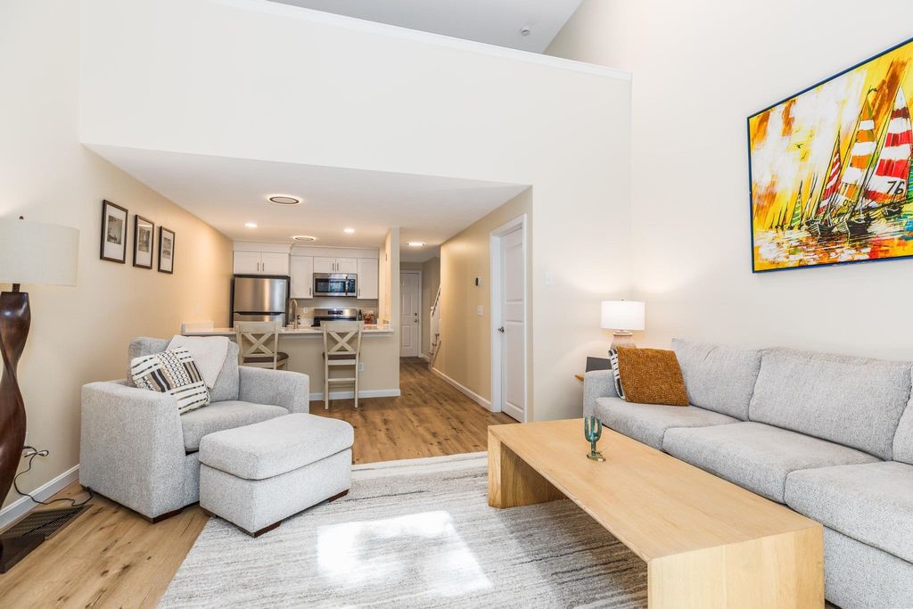 8 Montrose Drive # 8, Stratham, NH 03885