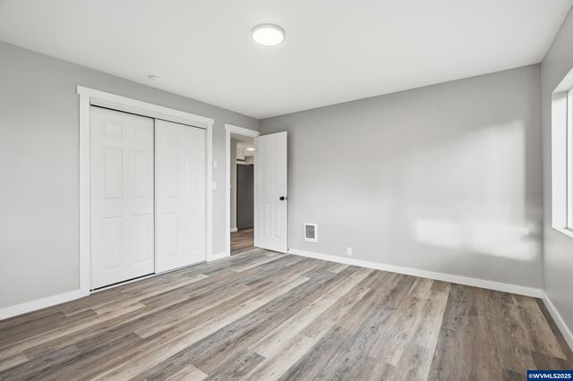 551 Riverview Dr NW, Salem, OR 97304