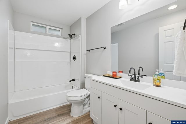 551 Riverview Dr NW, Salem, OR 97304