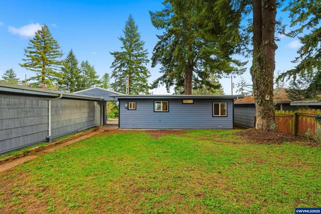 551 Riverview Dr NW, Salem, OR 97304