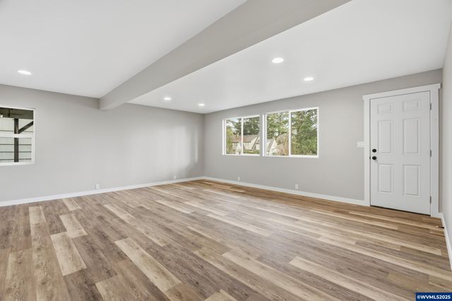 551 Riverview Dr NW, Salem, OR 97304