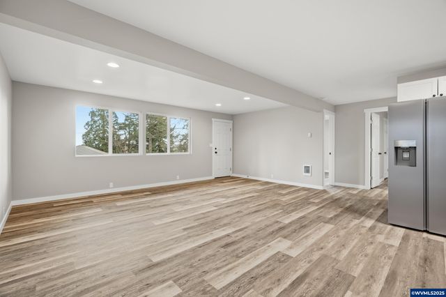 551 Riverview Dr NW, Salem, OR 97304