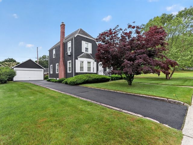 24 Lindbergh Ave, Holyoke, MA 01040