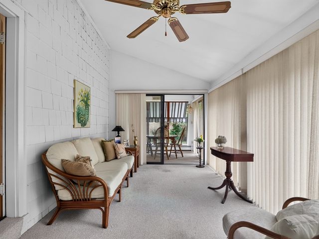 24 Lindbergh Ave, Holyoke, MA 01040