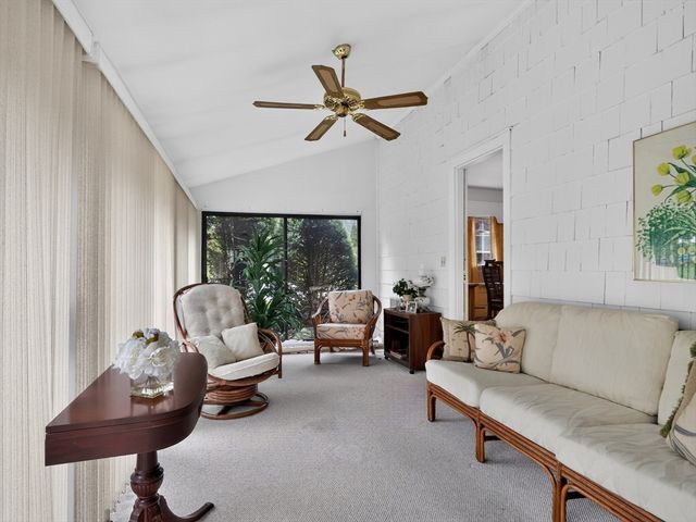 24 Lindbergh Ave, Holyoke, MA 01040