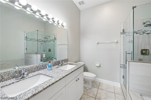 349 Dover PL 203, Naples, FL 34104