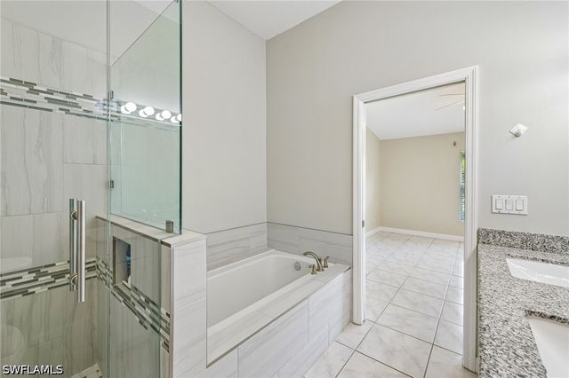 349 Dover PL 203, Naples, FL 34104