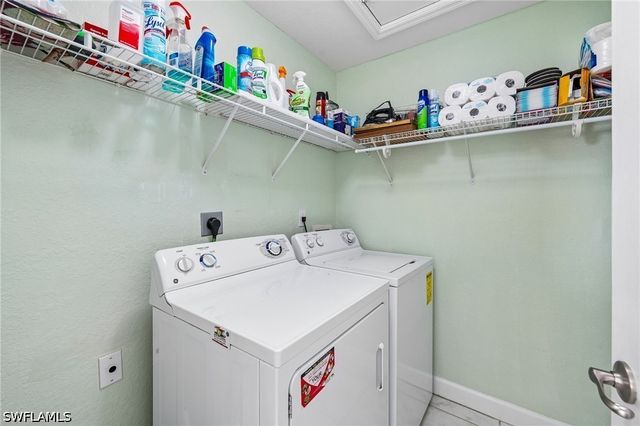 349 Dover PL 203, Naples, FL 34104