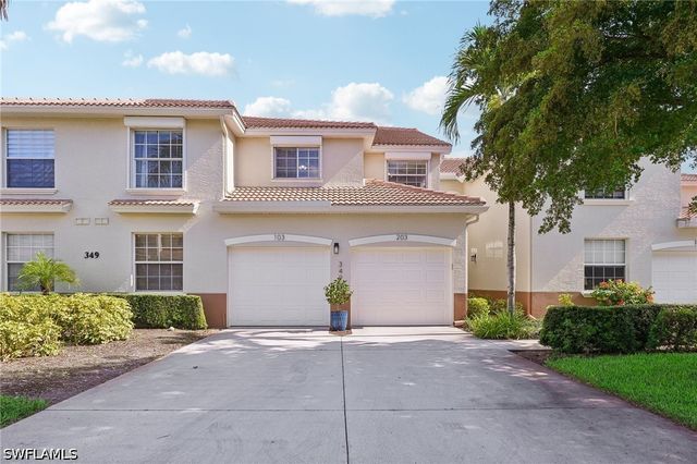 349 Dover PL 203, Naples, FL 34104