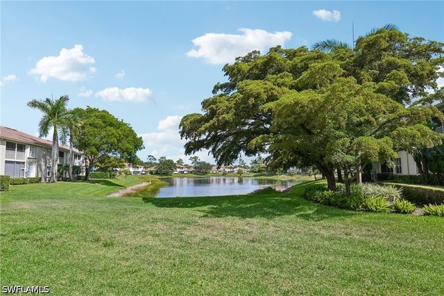 349 Dover PL 203, Naples, FL 34104
