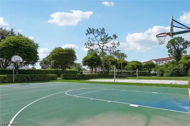 349 Dover PL 203, Naples, FL 34104