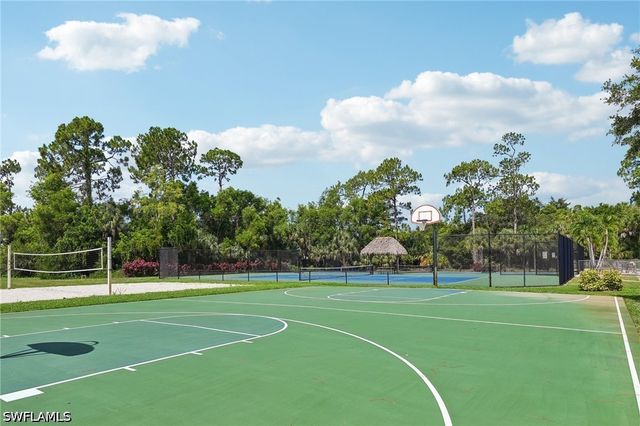 349 Dover PL 203, Naples, FL 34104