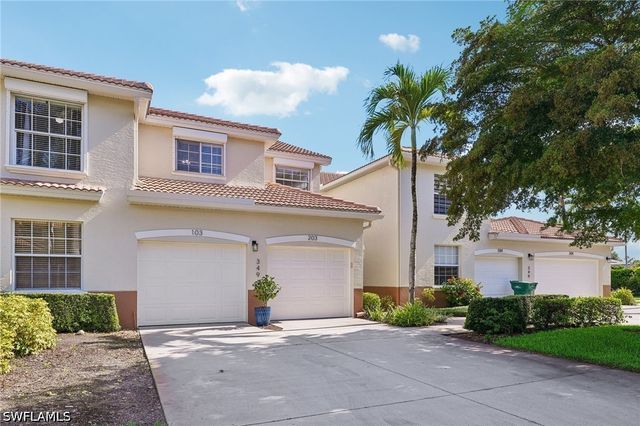 349 Dover PL 203, Naples, FL 34104