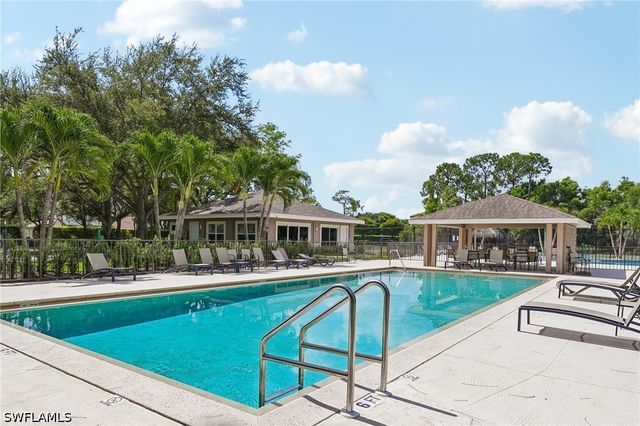 349 Dover PL 203, Naples, FL 34104