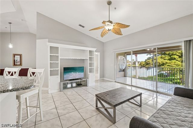 349 Dover PL 203, Naples, FL 34104