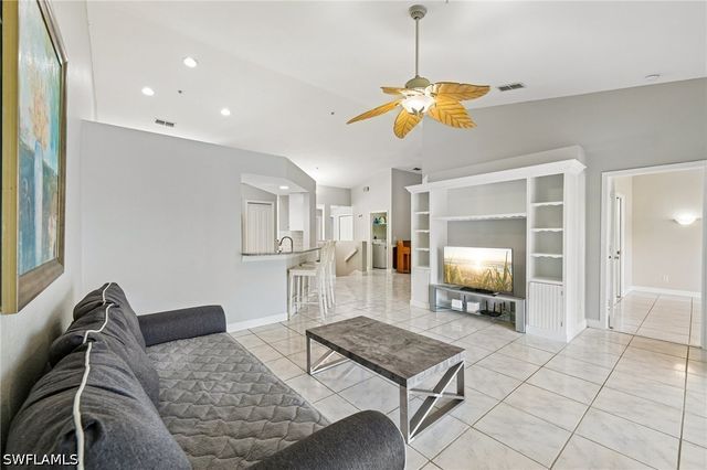 349 Dover PL 203, Naples, FL 34104