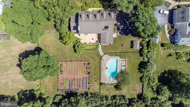 24 MEADOW LN, Pennington, NJ 08534