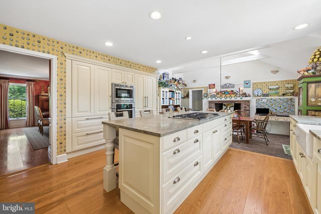 24 MEADOW LN, Pennington, NJ 08534