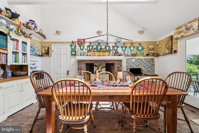 24 MEADOW LN, Pennington, NJ 08534