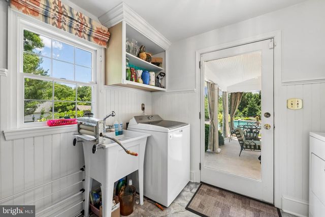 24 MEADOW LN, Pennington, NJ 08534