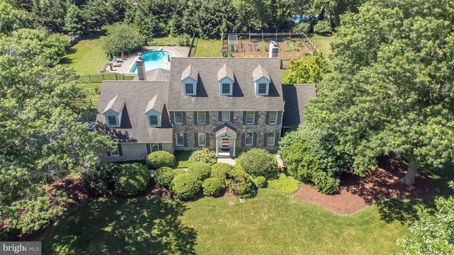 24 MEADOW LN, Pennington, NJ 08534