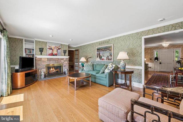 24 MEADOW LN, Pennington, NJ 08534