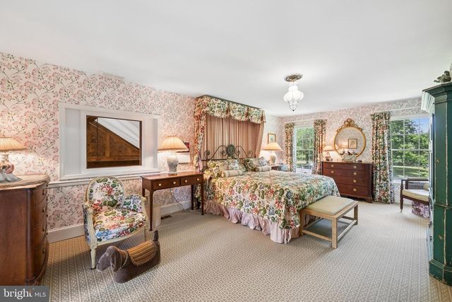 24 MEADOW LN, Pennington, NJ 08534