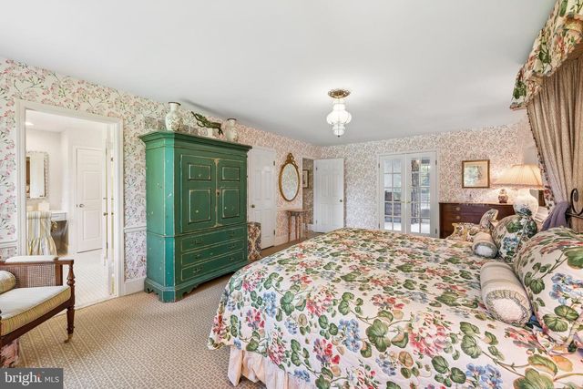 24 MEADOW LN, Pennington, NJ 08534