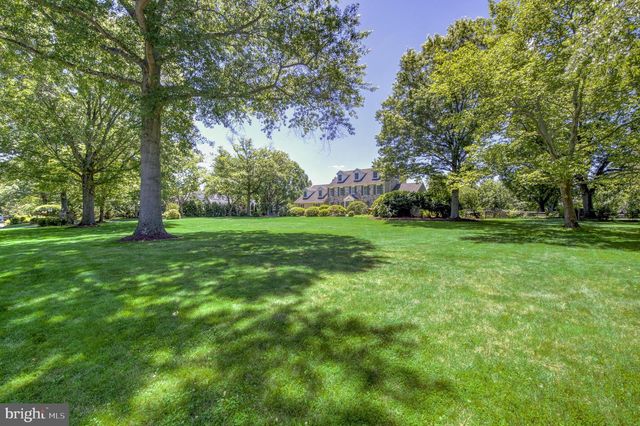 24 MEADOW LN, Pennington, NJ 08534