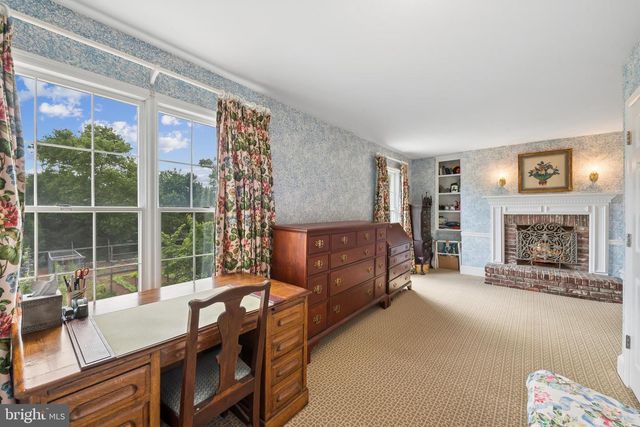 24 MEADOW LN, Pennington, NJ 08534