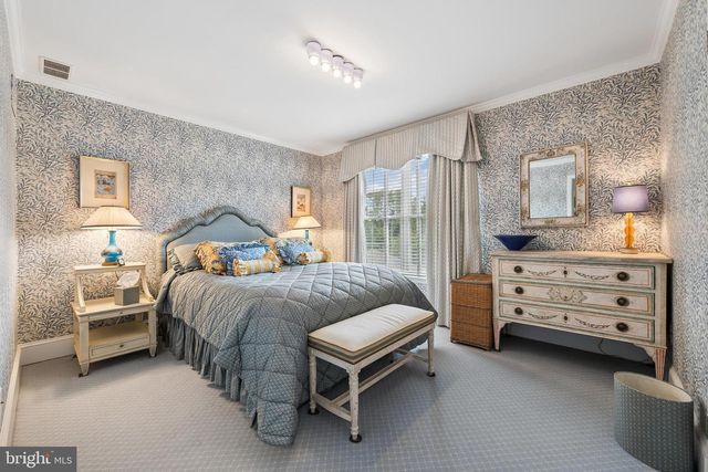 24 MEADOW LN, Pennington, NJ 08534