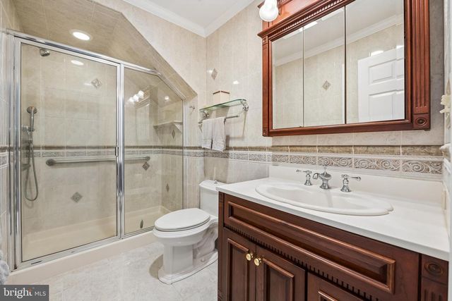 24 MEADOW LN, Pennington, NJ 08534