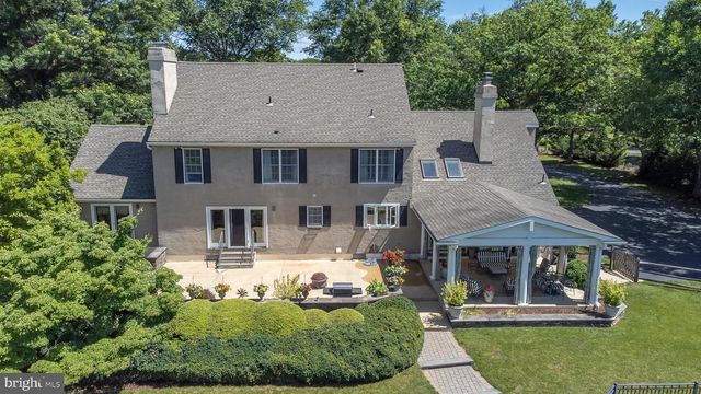 24 MEADOW LN, Pennington, NJ 08534