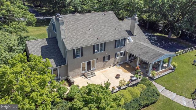 24 MEADOW LN, Pennington, NJ 08534