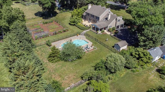 24 MEADOW LN, Pennington, NJ 08534