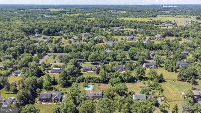 24 MEADOW LN, Pennington, NJ 08534