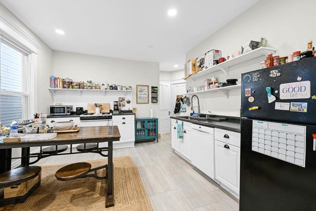 2531 N Murray AVENUE, Milwaukee, WI 53211